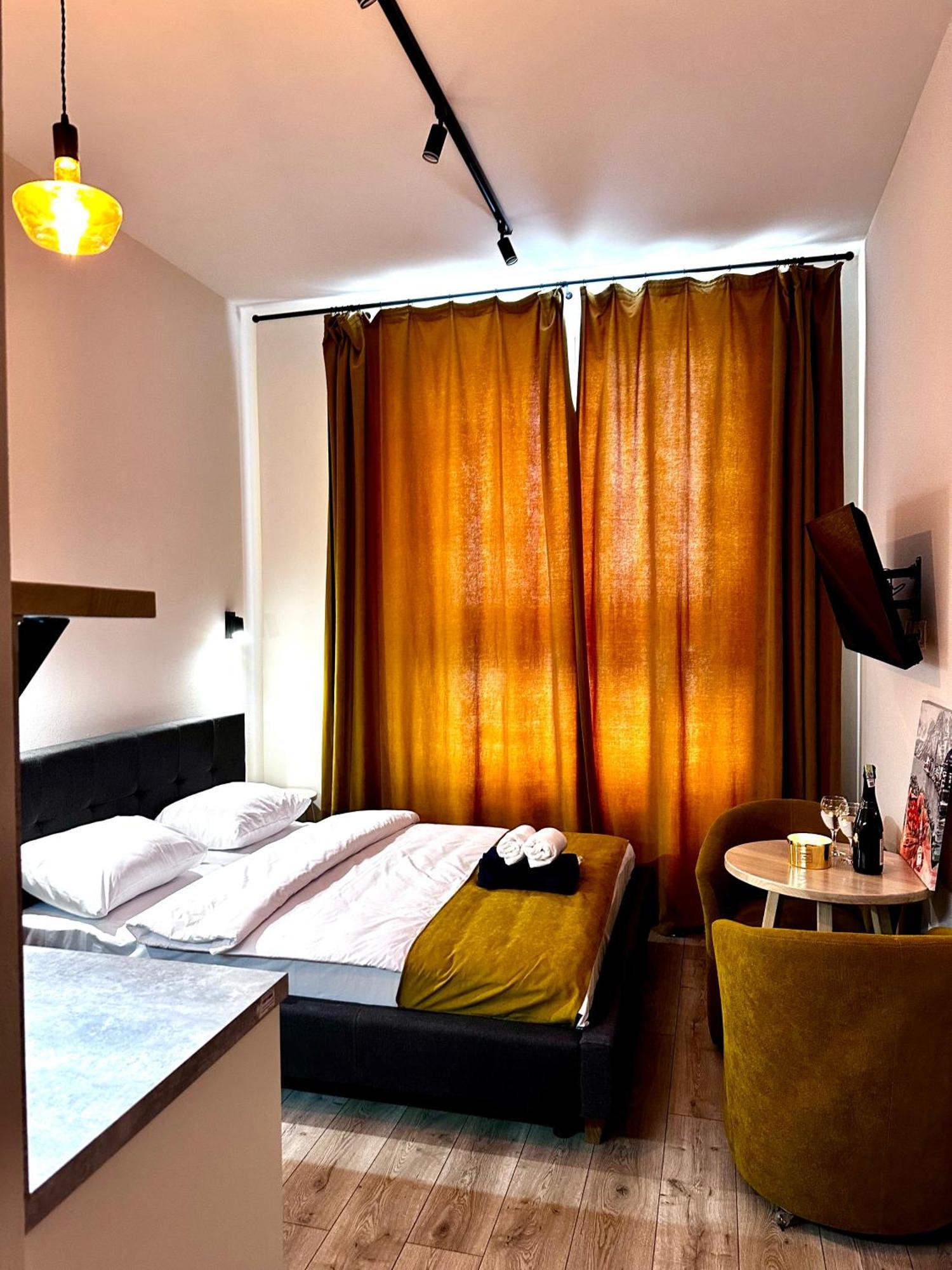 Hotel Gallery 21 Lwów Zewnętrze zdjęcie