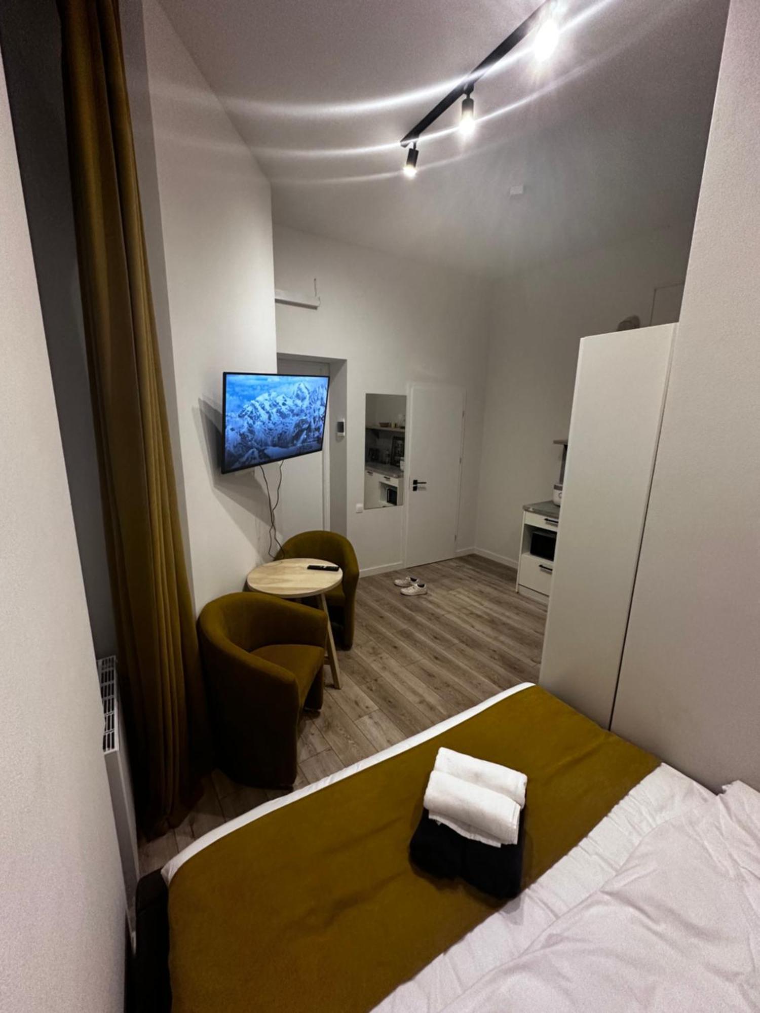 Hotel Gallery 21 Lwów Zewnętrze zdjęcie