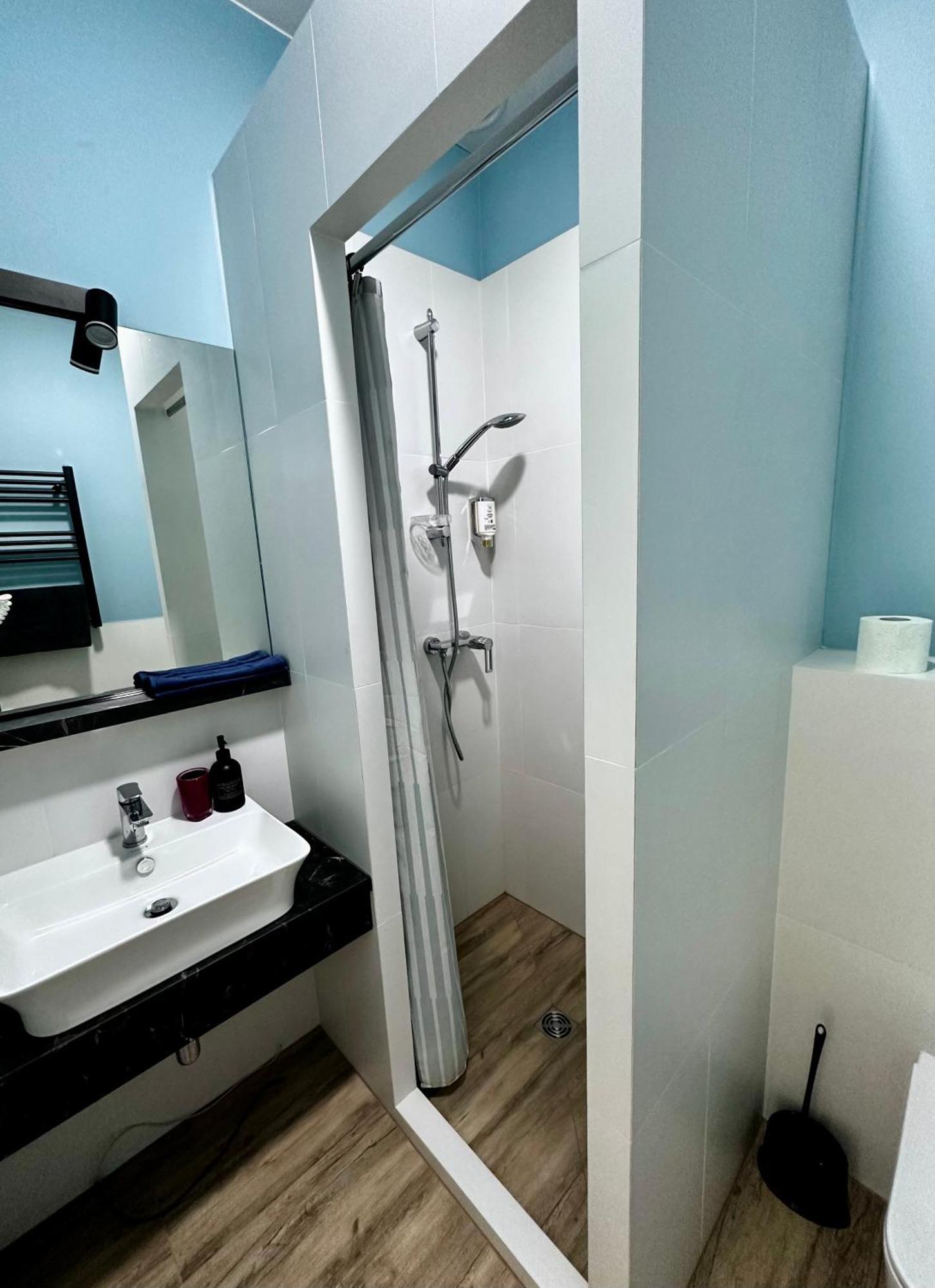 Hotel Gallery 21 Lwów Zewnętrze zdjęcie