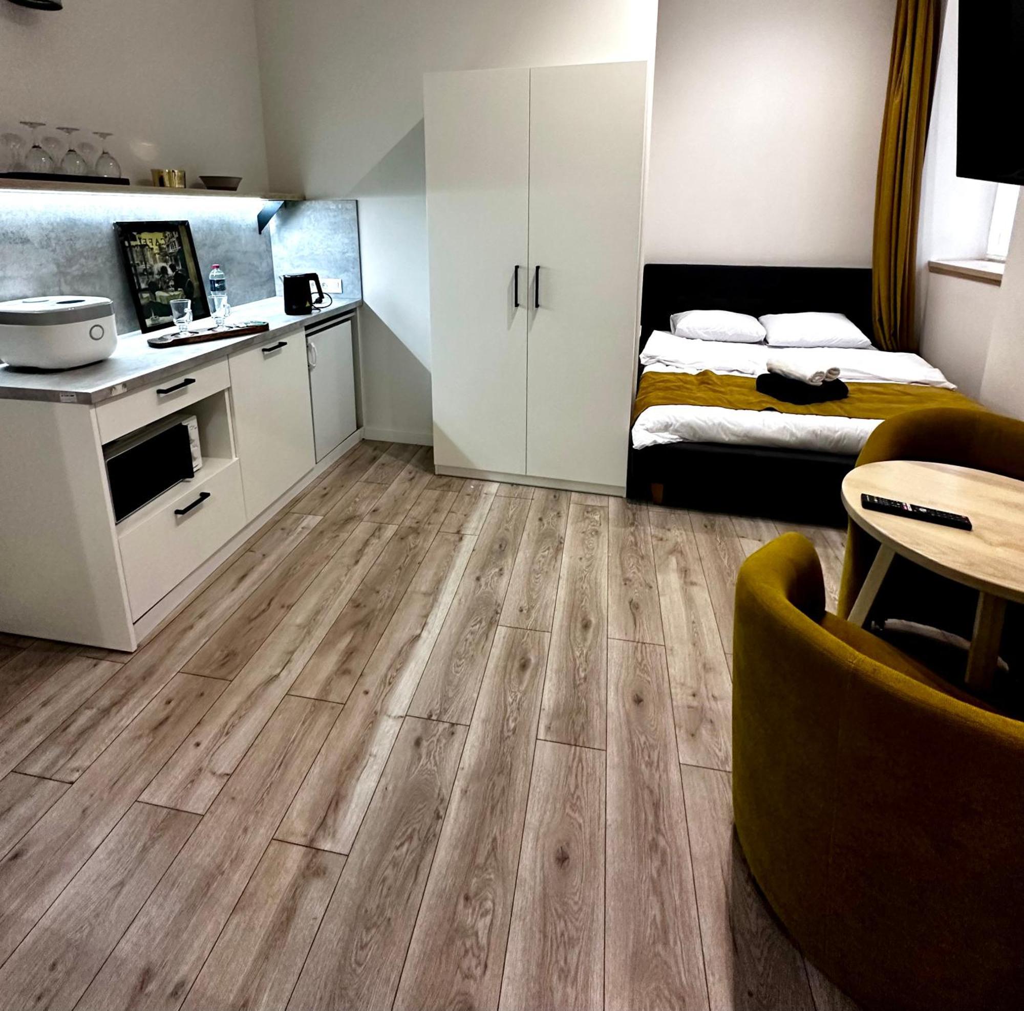 Hotel Gallery 21 Lwów Zewnętrze zdjęcie