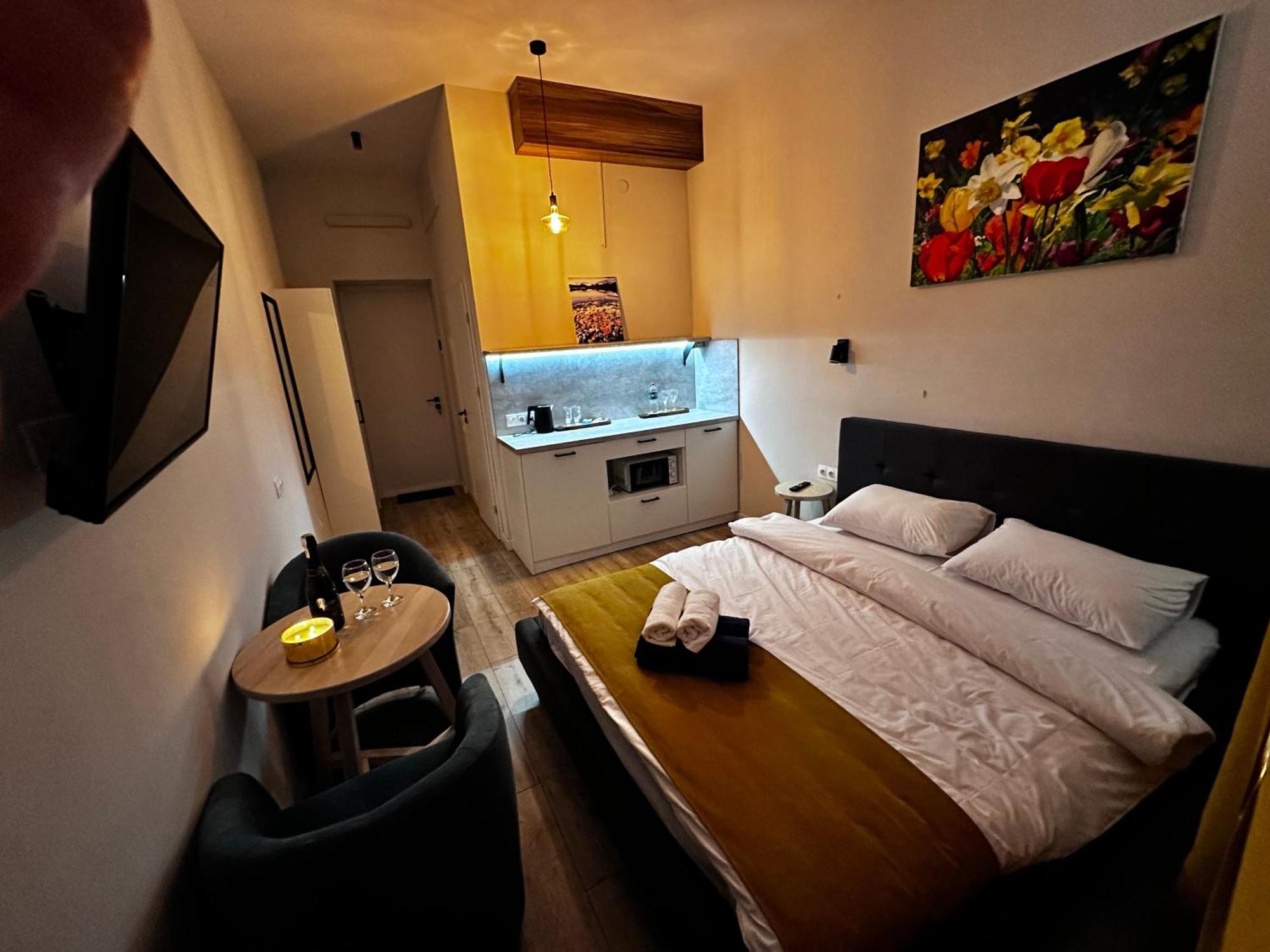 Hotel Gallery 21 Lwów Zewnętrze zdjęcie