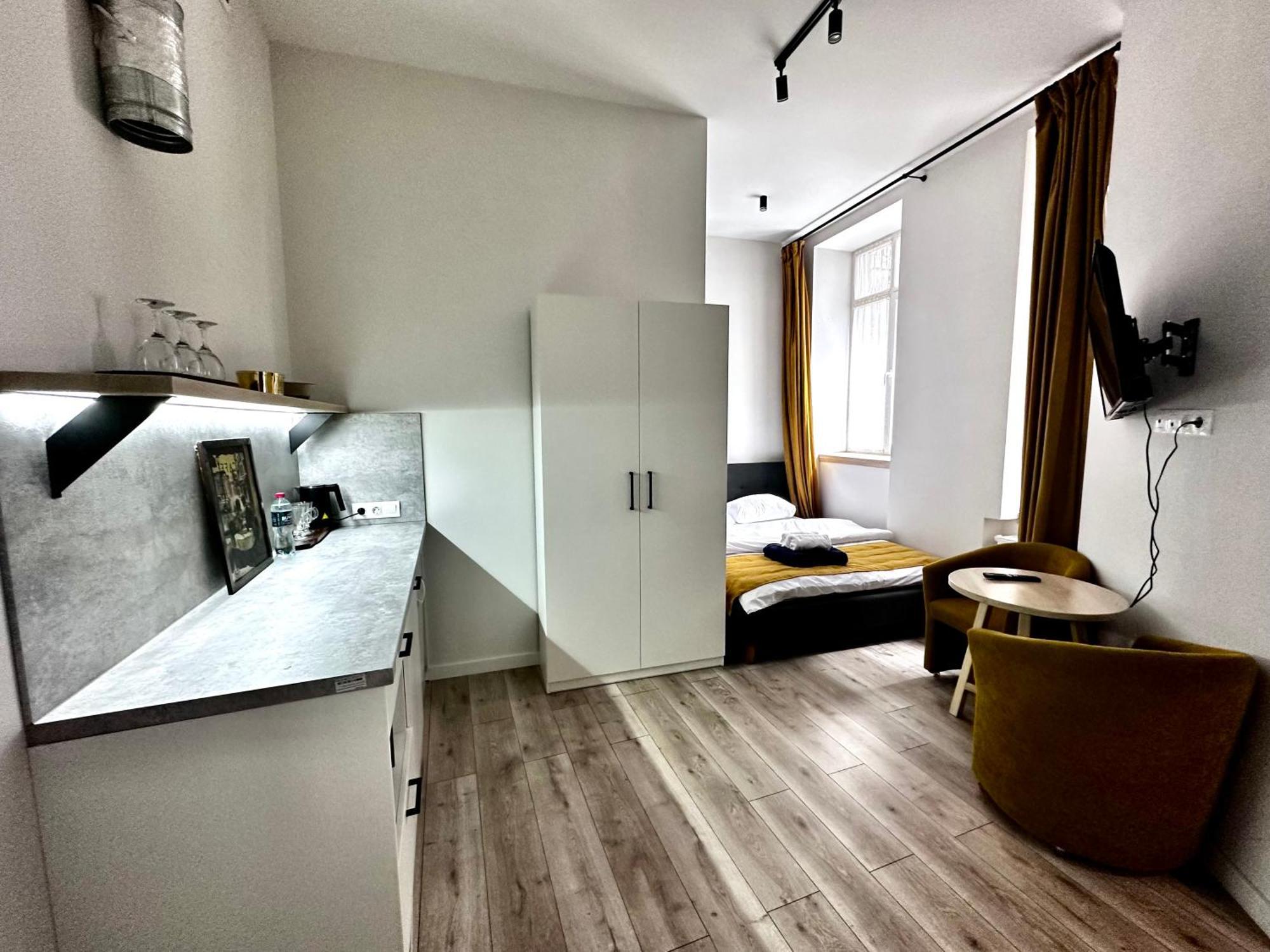 Hotel Gallery 21 Lwów Zewnętrze zdjęcie
